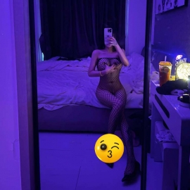 分享个21岁小妹妹后入玩的很嗨